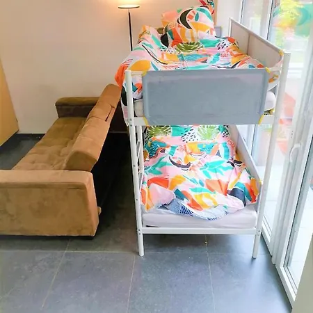 Les De Apartment Dison